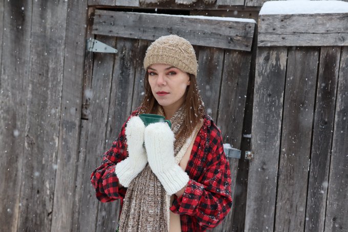 ☃️❄️new sexy snowy photoshoot up now❄️☃️ ⛸️🏔️Links below🏔️⛸️  🍯https://t.co/85KkjggRNf🍯 🐝https://t.co/VH6Lf3O7ng🐝 🍯https://t<a href="/tag/chaturbatehalloween"class="tags"><span>#chaturbatehalloween</span></a>