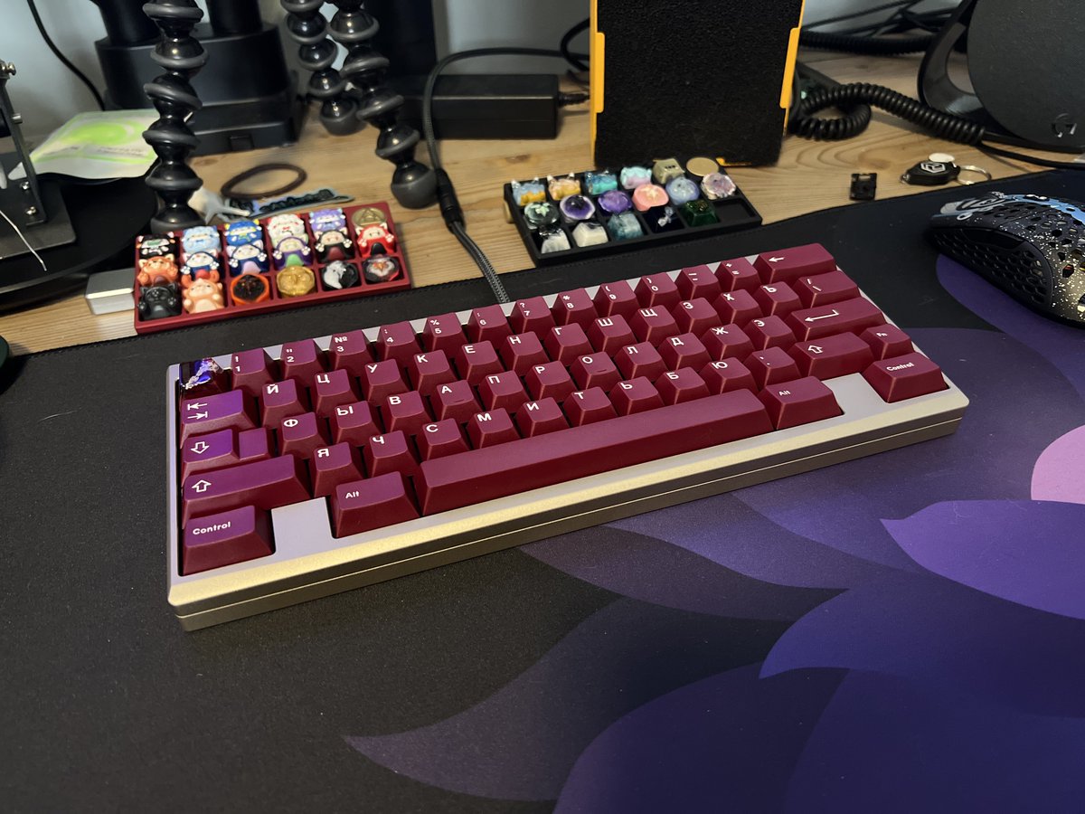 aerysten's tweet photo. Early phone Derivative pictures, but man I’m in love with this board. https://t.co/ala4C3LM8T