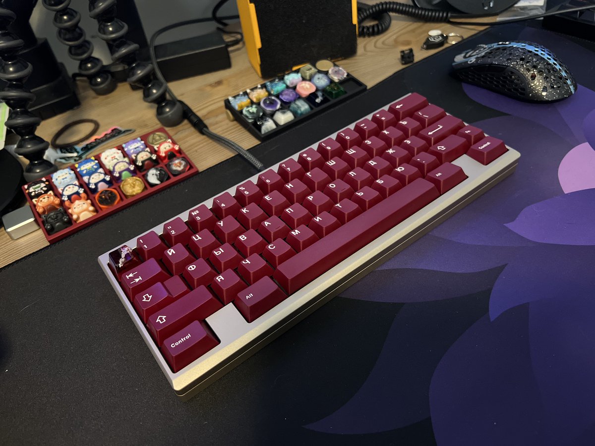 aerysten's tweet photo. Early phone Derivative pictures, but man I’m in love with this board. https://t.co/ala4C3LM8T
