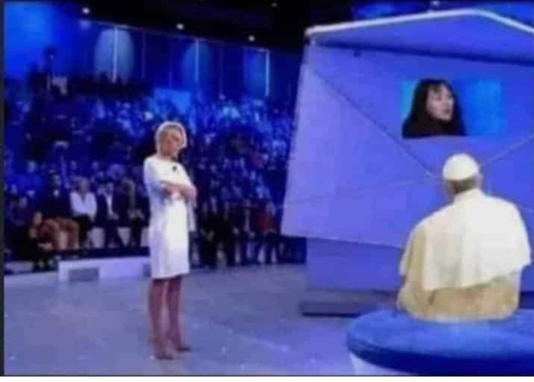 BeatriceAversa's tweet photo. Dai, fate pace &amp; la chiudiamo questa pandemia. 😅😂#CePostaPerTe https://t.co/eYh6Mmf1XX