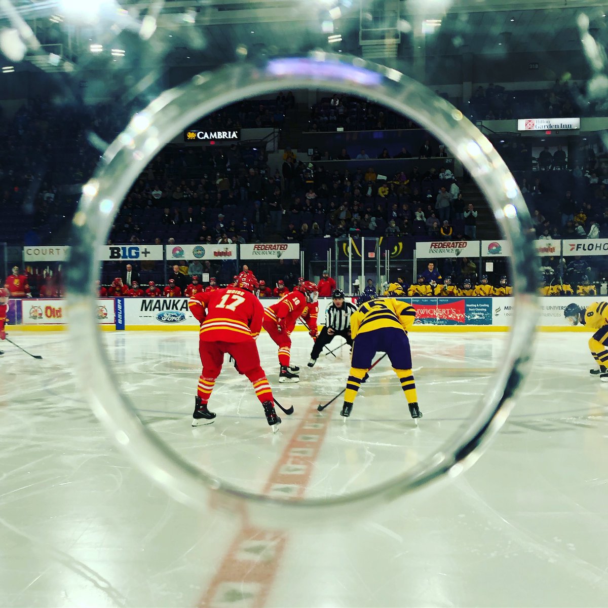 TJradio's tweet photo. Night ✌️ and looking for a 🧹! #MSUvsFSU Next time the Mavs play in Mankato it’ll be outdoors at #TheBlake for HDM2022. Obligatory #GlassHole pic #HornsUp😈🤘 #CCHA #holé https://t.co/1JitKGr85o
