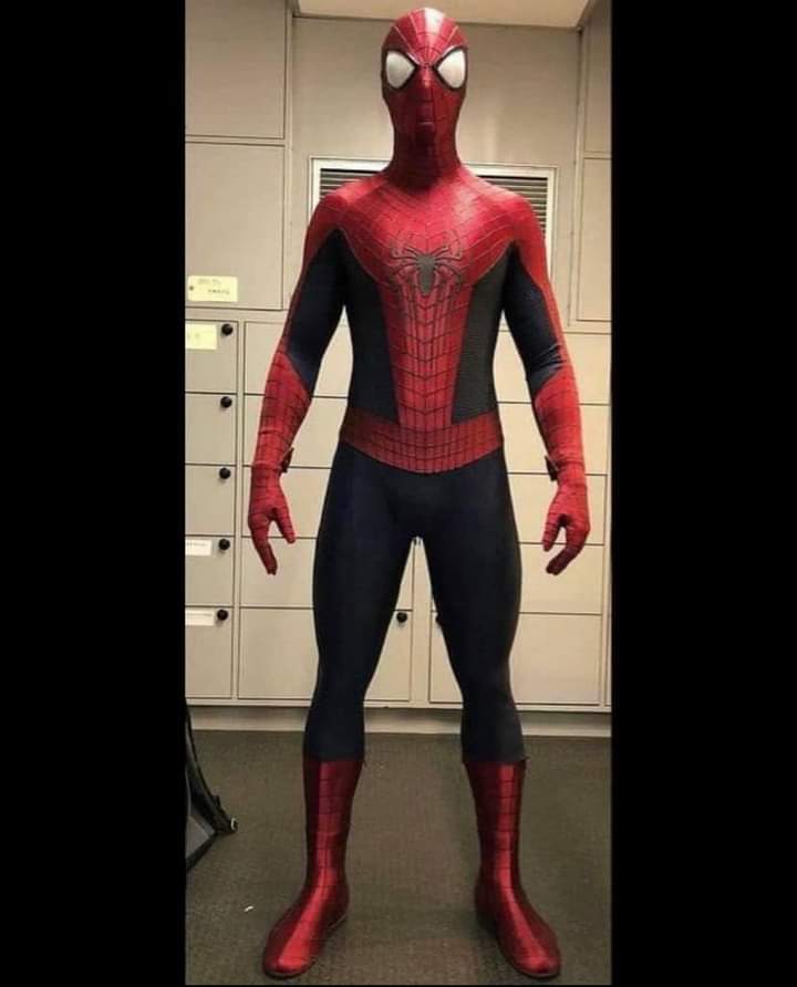 Spidey_Daily's tweet photo. New picture of Andrew Garfield's TASM 2 suit in #SpiderManNoWayHome! https://t.co/Wx7b7Pf0n8
