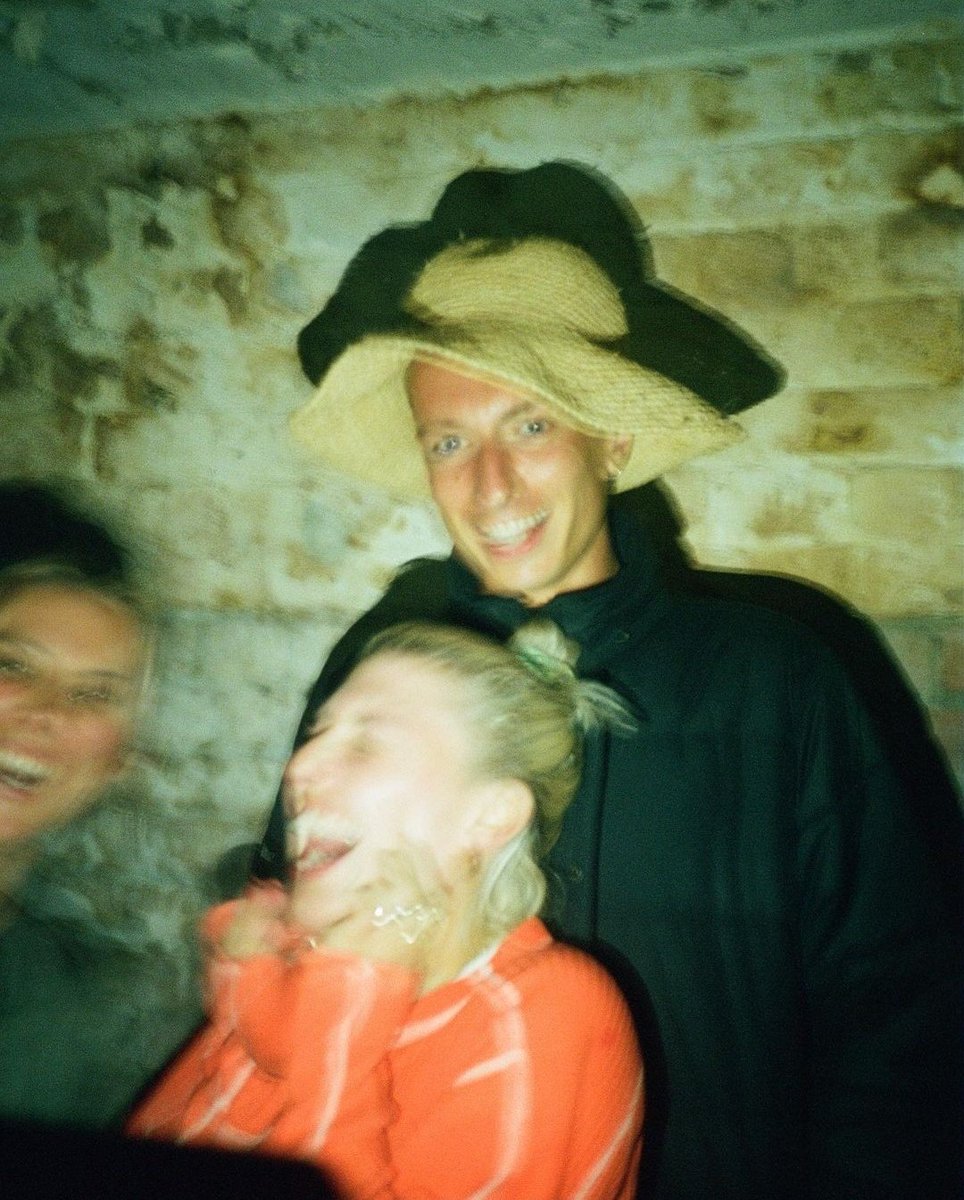 wa archive tweet media