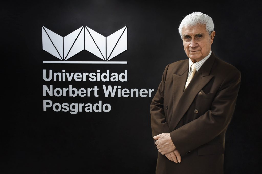 DIARIOMEDICO_PE's tweet photo. https://t.co/H9Ex4ydkCG
El Dr. Melitón Arce, asumió como nuevo decano de la Facultad de Ciencias de la Salud de la Universidad Norbert Wiener. En ceremonia protocolar, se rindió un cálido y emotivo homenaje al doctor Enrique León Soria, quien ocupó el decanato. https://t.co/9lB2I57nIr