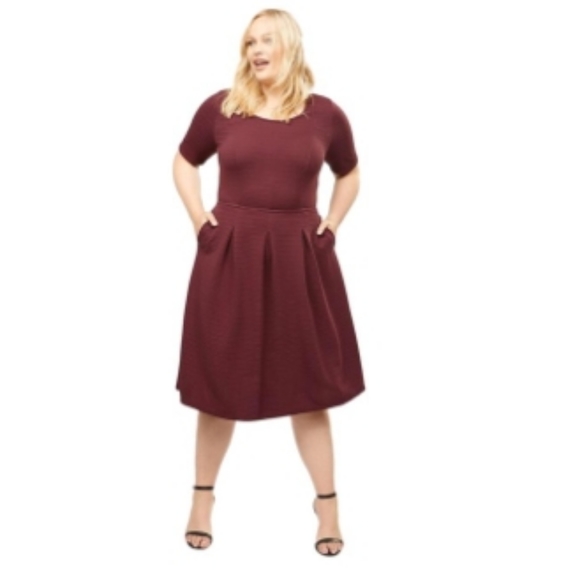 CaribbeanFashi3's tweet photo. So good I had to share! Check out all the items I'm loving on @Poshmarkapp from @lejenifer_poole #poshmark #fashion #style #shopmycloset #luckybrand #designpac #lanebryant: https://t.co/AyQ4MceQXL https://t.co/U7YYWStX5L