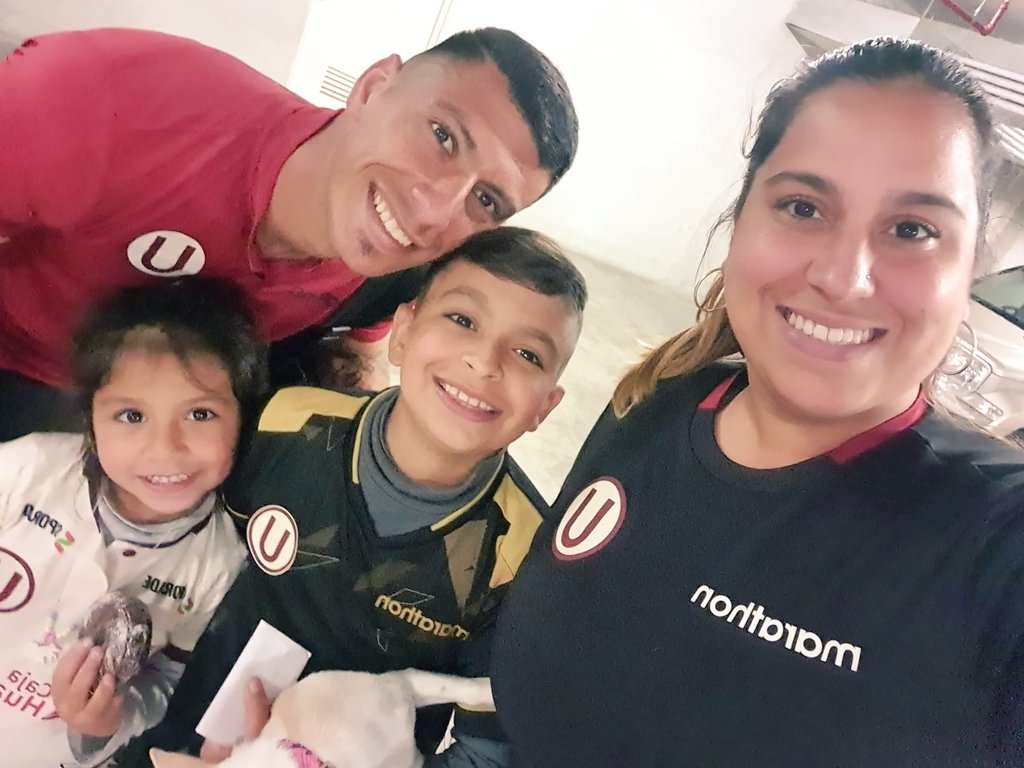 Debo_Lo's tweet photo. #NocheCrema2022 👨‍👩‍👧‍👦⚽️❤ https://t.co/nr5p4LJcvq