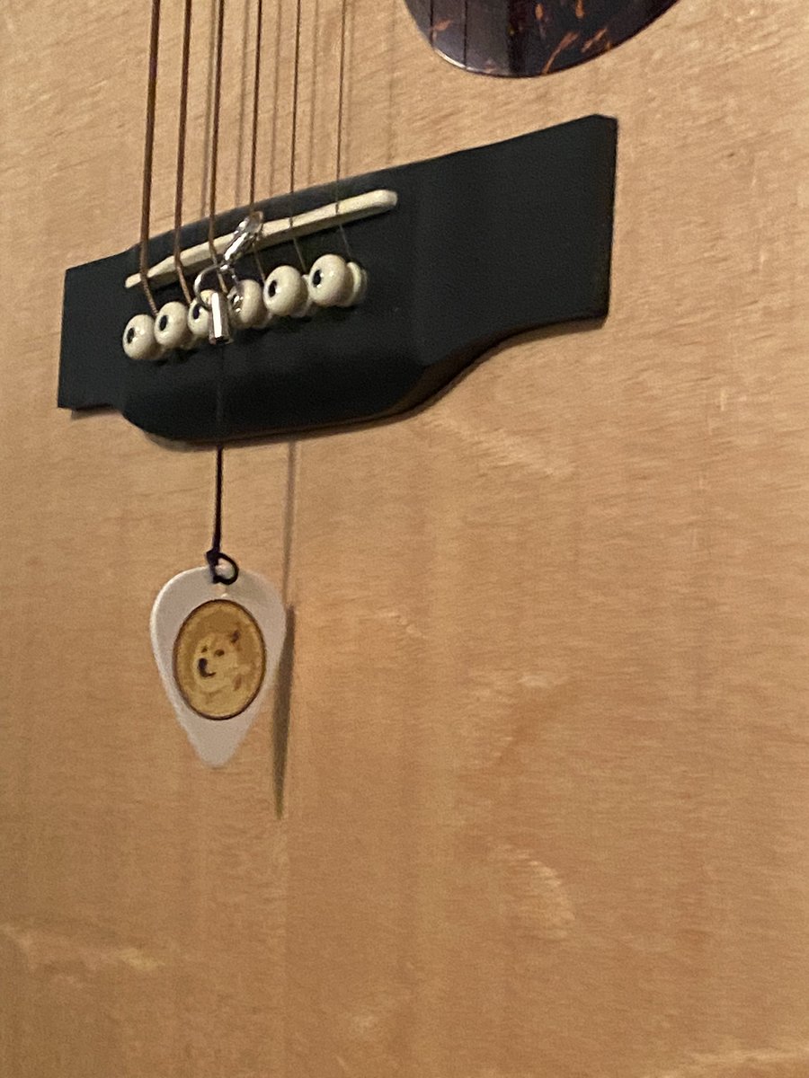 TXDarinLopez's tweet photo. Hey everyone interested in a physical #DogePick for playing, keepsake, or for gifting DM!  They are ready for shipping! Clips on great to the top on guitar for storing or keychains for travel.  Never be without #dogecoin pick! #PickDoge https://t.co/lOCQHPGM2t