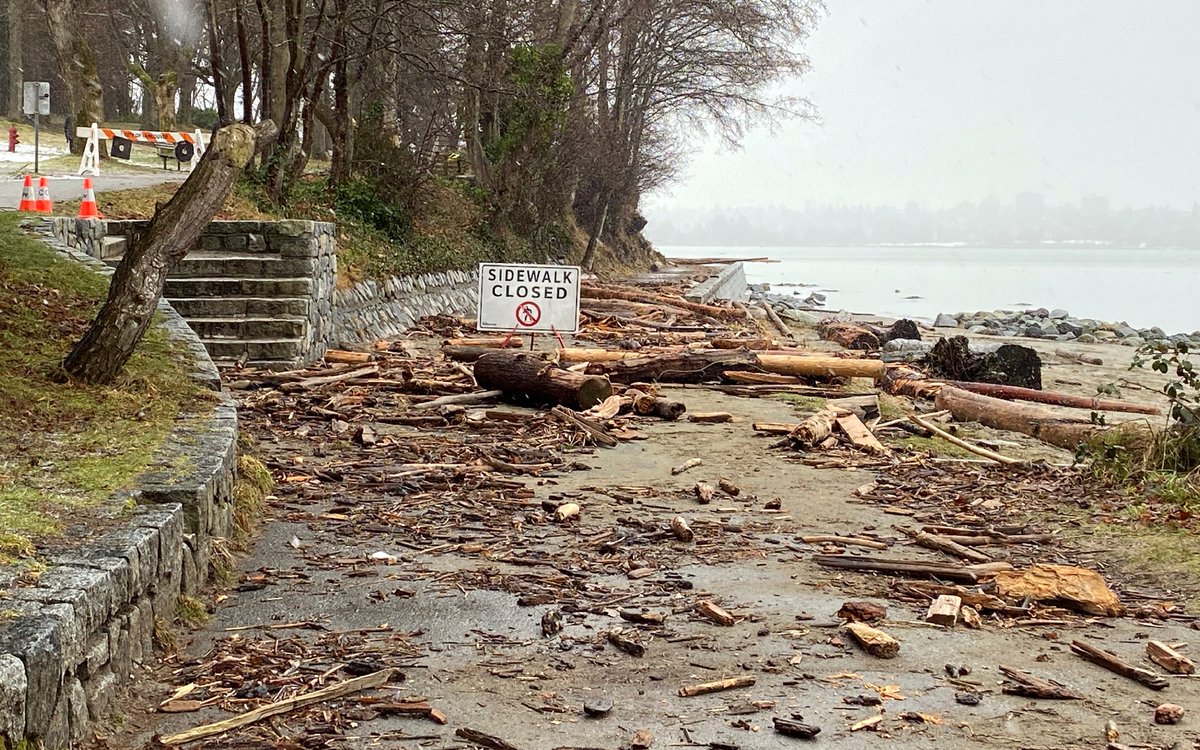 CityTheSpring's tweet photo. #EnglishBay #Seawall #Vancouver damaged after severe #storm 
@nafeesakarim @CTVVancouver @CBCVancouver https://t.co/0YXVcl17HJ