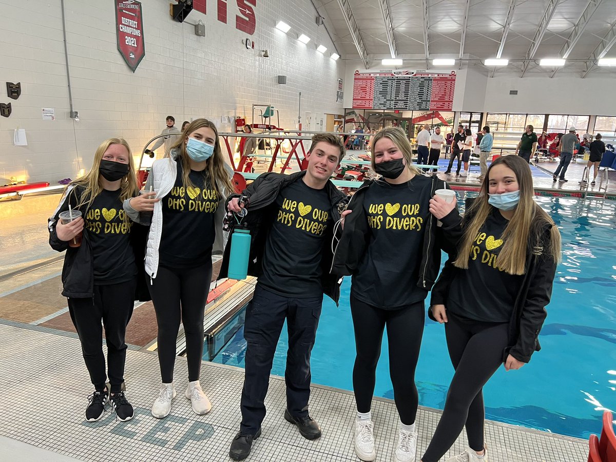 jo_recker's tweet photo. @PHSSwimandDive We ❤️ PHS swimmers! https://t.co/oMFVt6MoiS