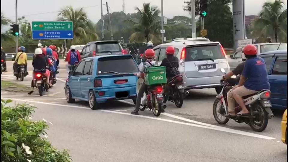 shahrimtamrin's tweet photo. If POTONG Q is a sporting event at the @Olympics , #Malaysia would win so many gold medals and breaking records

#Negaraku

Pix source: JPJ Negeri Sembilan https://t.co/BBDE5pq3xq