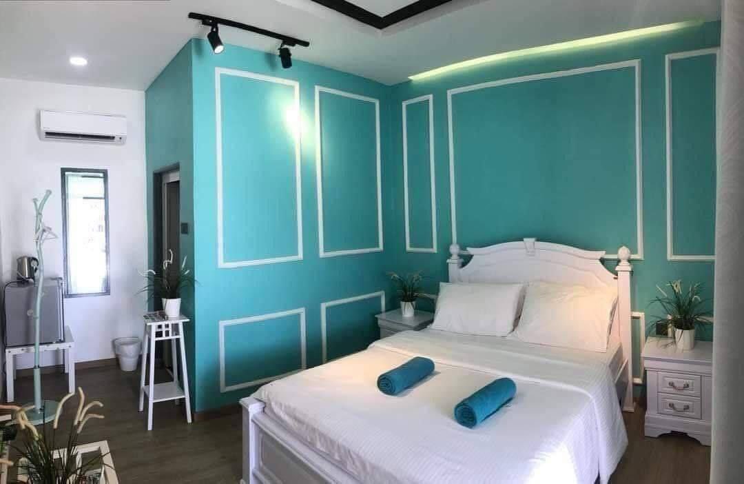 staycationig's tweet photo. Port nak holiday dalam butik chalet berkonsepkan english style di Baling. 🤩

🚏Baling Mountain Garden Village, Baling, Kedah https://t.co/PKjcNHJKy5