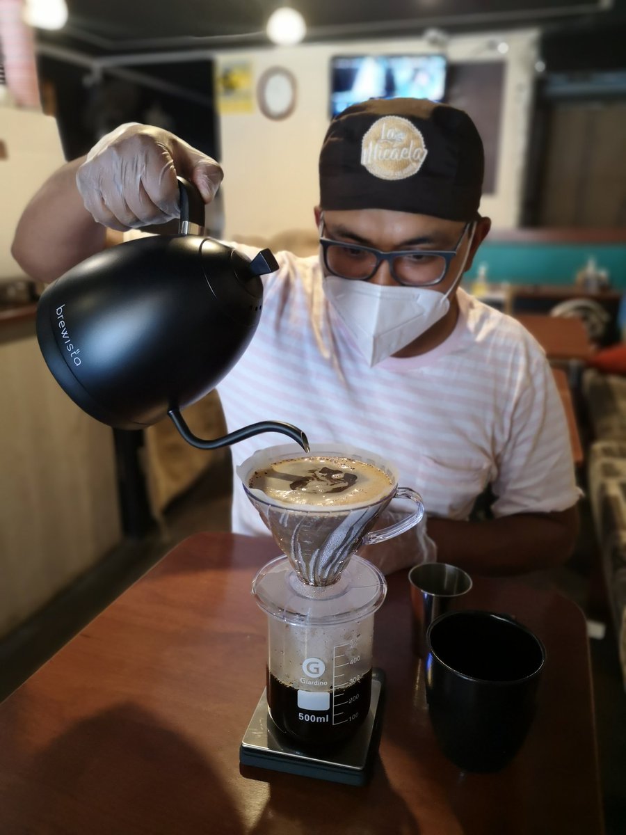 cafelabpe's tweet photo. A los amigos que están pensando en conseguir nuestra agenda cafetera 2022 en La Micaela, la 1ra cafetería de especialidad en Comas, les pasamos el dato que además cuentan con un nuevo café de Satipo de @FincaTasta ☕ Más info 991 191 702.📍Av. Micaela Bastidas 908, #Comas https://t.co/9DY3VKBXan