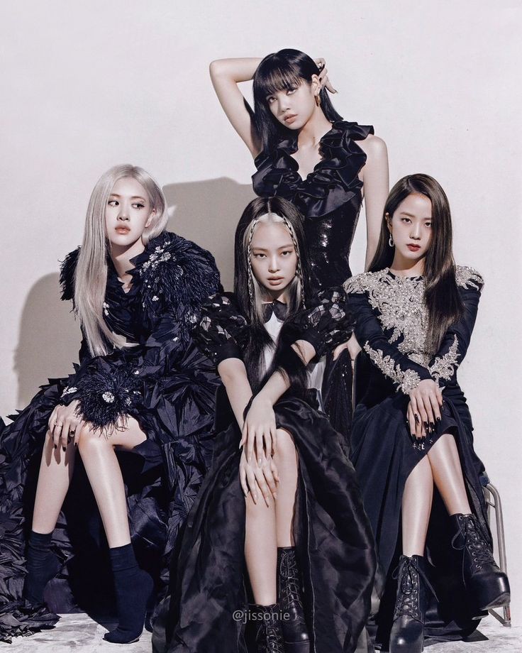 TYPAGIRL_BLINK's tweet photo. @kchartsmaster BLACKPINK QUEENS https://t.co/ZF5u7B5zAa