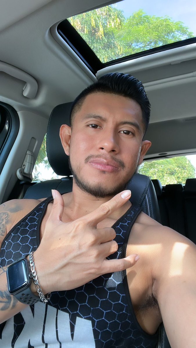 AngelBaas2's tweet photo. Sábado 🖤 https://t.co/rHNJCbeizd