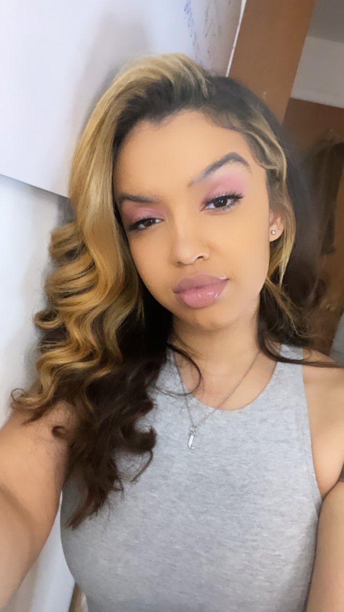 _xoxash's tweet photo. giving more face all 2022 😽 https://t.co/ioj2fWl1C0