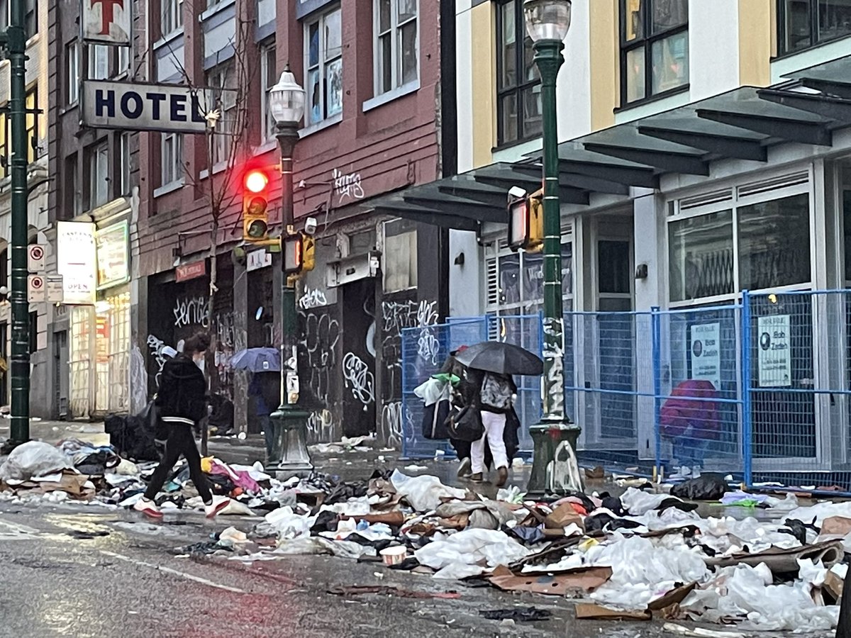 meldekker's tweet photo. @JustinTrudeau This is your home town. Please…! #downtownvancouver #cityofvancouver #vancouver #COV #homeless https://t.co/uCxr6haLAo