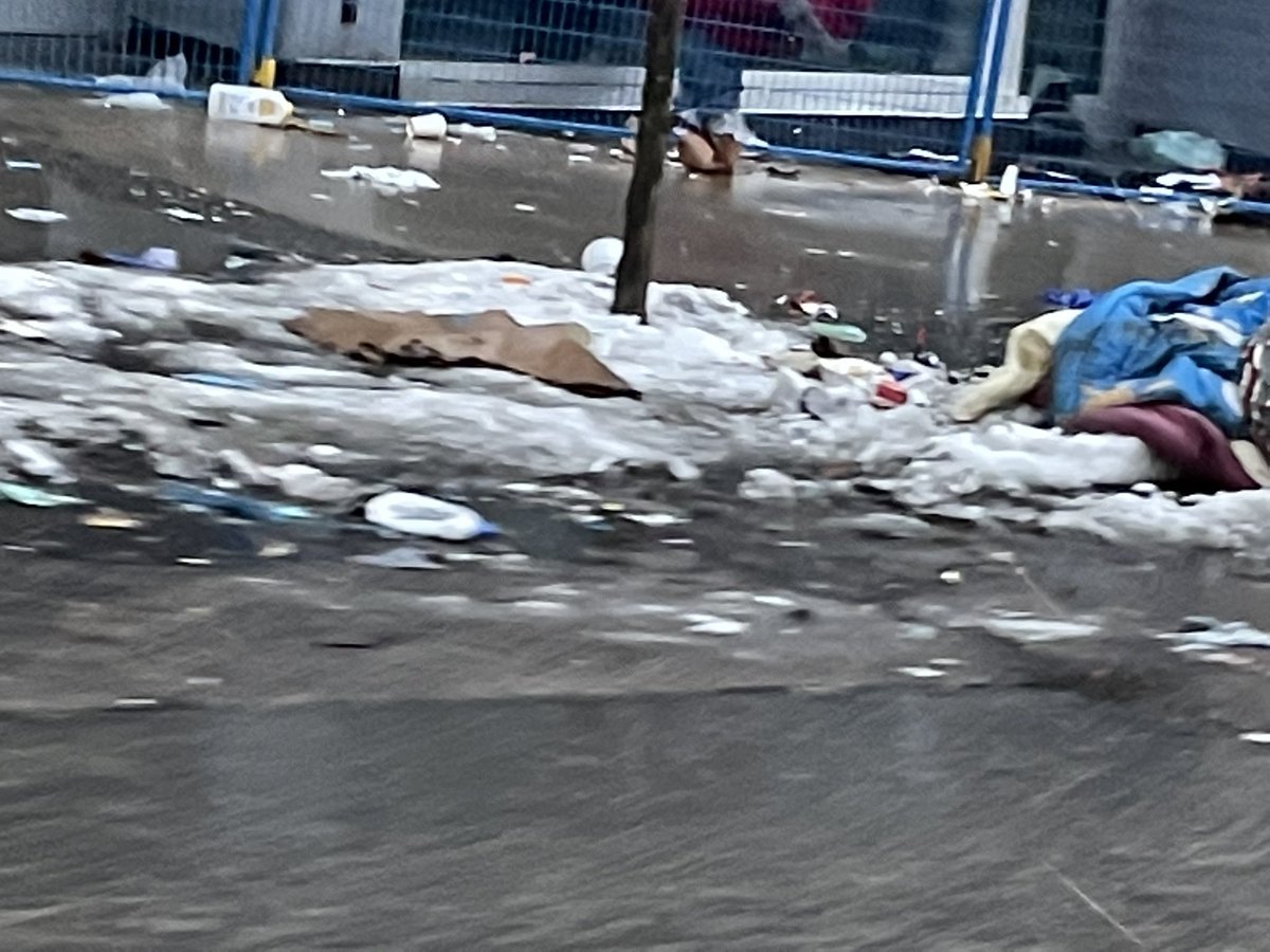 meldekker's tweet photo. @JustinTrudeau This is your home town. Please…! #downtownvancouver #cityofvancouver #vancouver #COV #homeless https://t.co/uCxr6haLAo