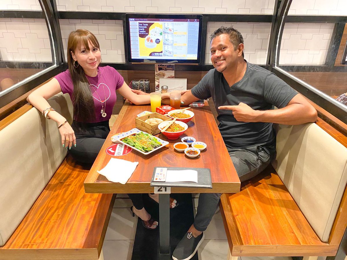 imranSa11984161's tweet photo. FOOD : Going Chinese or some DimSum at 'Ding How's in Ayala Mall. Went for a small bite but we ended up ordering more and more dishes! Ordering thru touch TV screen! #G8 #DimSum #Chinese #Foodies #DingHow #CebuCity #Philippines https://t.co/yhry57HZ36