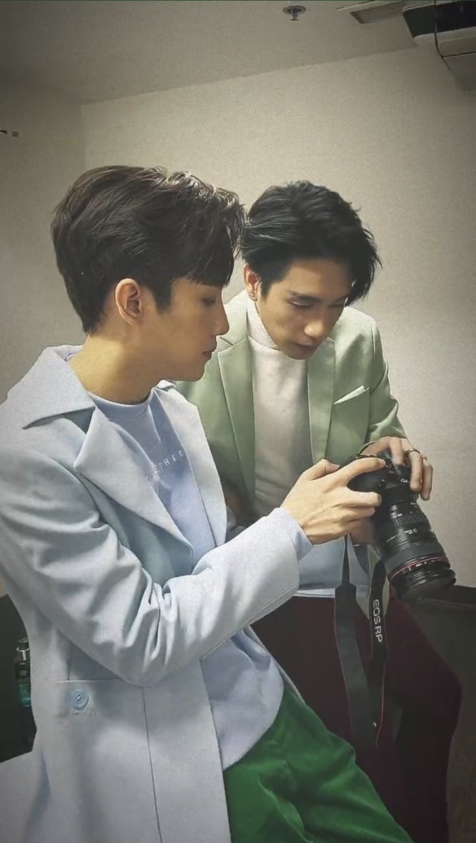 anotherboyyyy_w's tweet photo. เนี่ยยยยพร้อมมาร์คน่ารักอะ อยากดูไลฟ์แล้ว ขอบคุณโอกาสมากๆที่ทำให้ได้เห็นอะไรที่มันน่ารักๆแบบนี้ 😭😭😭🥺
#PromMark1stDate https://t.co/R2rBLBcXVq