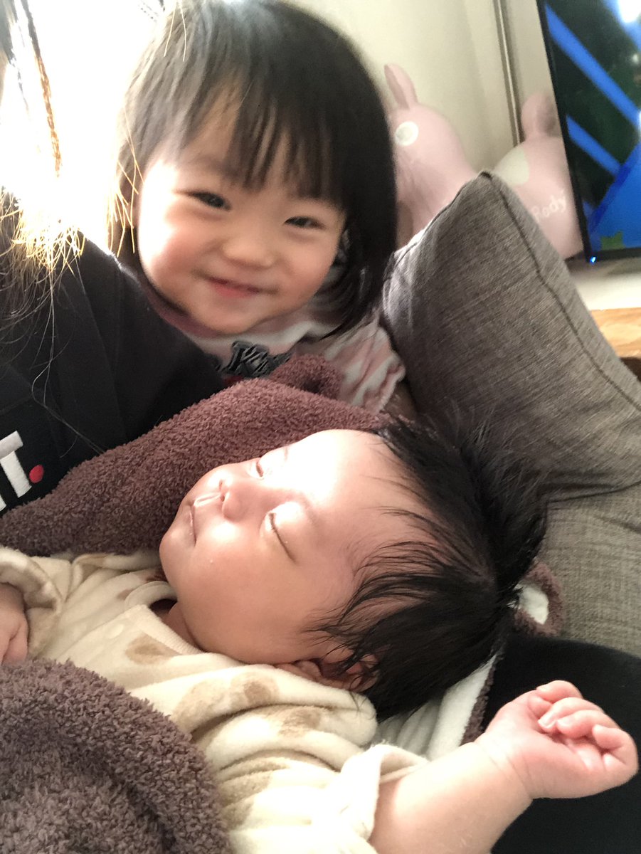 n3346g's tweet photo. 2人とも寝たからその間に家のことすれべ
いいんだろうけど睡魔には勝てんよな🙋‍♀️ https://t.co/2LJVtiIOfG