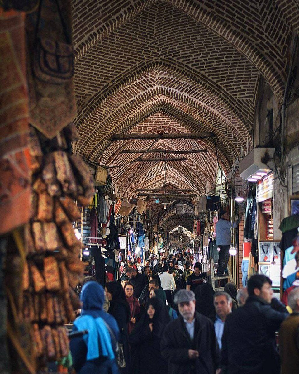 ZariParPar's tweet photo. بازار تبریز؛ بزرگترین سازه سرپوشیده آجری جهان
روزگاری #تبریز مرکز کشور #آزربایجان_جنوبی خواهد شد. آن روز دور نیست
#مرگ_بر_ایران
#هارای_هارای_من_تورکم https://t.co/glhmqNO20R