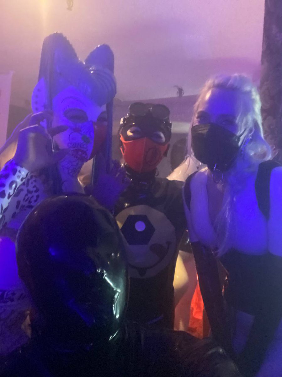 It's the first time we (me and <a href="/nivalislava/">nivalislava</a>) went to a fetish event ever - Tokyo Department H. It was so cool 🤯, we loved it a lot 🤤! Everyone was so friendly!  <a href="/fatrubberfetish/">fatrubberfetish@satochan🐷</a>, <a href="/hiromi_ohtani/">大谷ひろみ(ラバんちゅ)</a>, <a href="/eri_kitami/">Eri Kitami (北見えり)OF&FANTIA</a>, <a href="/KurageKidO/">Kurage</a>, hope to see you again next month! 
.
.
#latex #rubber