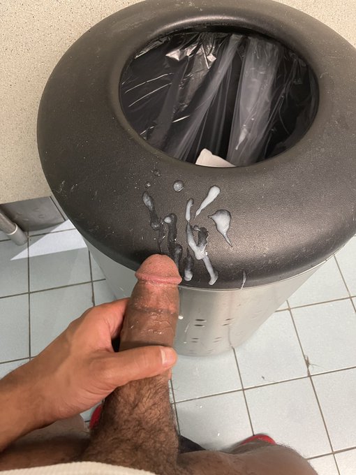 Anyone else need to release at the airport? https://t.co/HBTPZsOffD