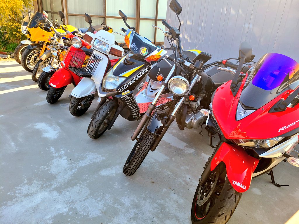 つき 我が家のバイクコレクション 一部 バイクファミリー バイク好きと繋がりたい バイク女子 Yamahaが美しい Kawasaki T Co L4vydimai7 Twitter