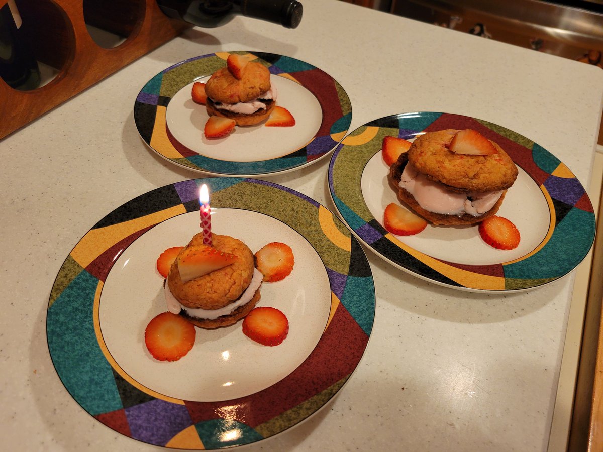 Birthdays are fun days! 🍓🍪🍨