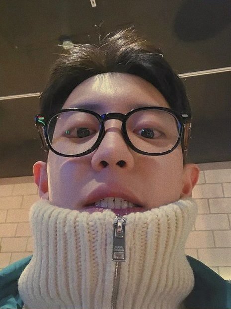 -base CHANYEOL WAMIL TETAP EKSIS GANTENG DAN MEMBUAT KETAR KETIR SEMUA ORANG😭😭👍👍