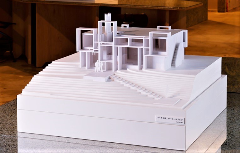 #棲家アーキテクチャカフェ に展示している有名建築模型
【マイラム邸】
自由な外観による圧倒的な存在感
#マイラム邸　#ポール・ルドルフ　#建築模型カフェ