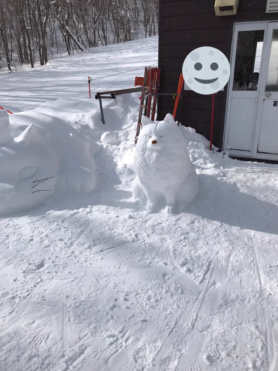超カワイイ！！雪で作った犬ちゃんの雪だるまがもふもふ！