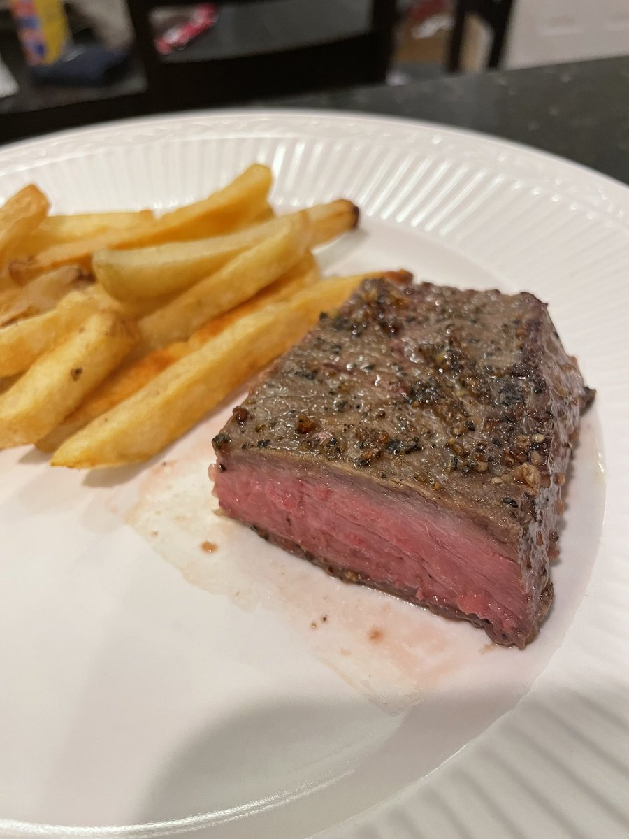 2nd attempt at reverse searing turned out much better. 

Quarantine kid wanted steak frites, so she got it (plus salad)

Thanks for the tips #orthotwitter and
#BonesBourbonBrisket