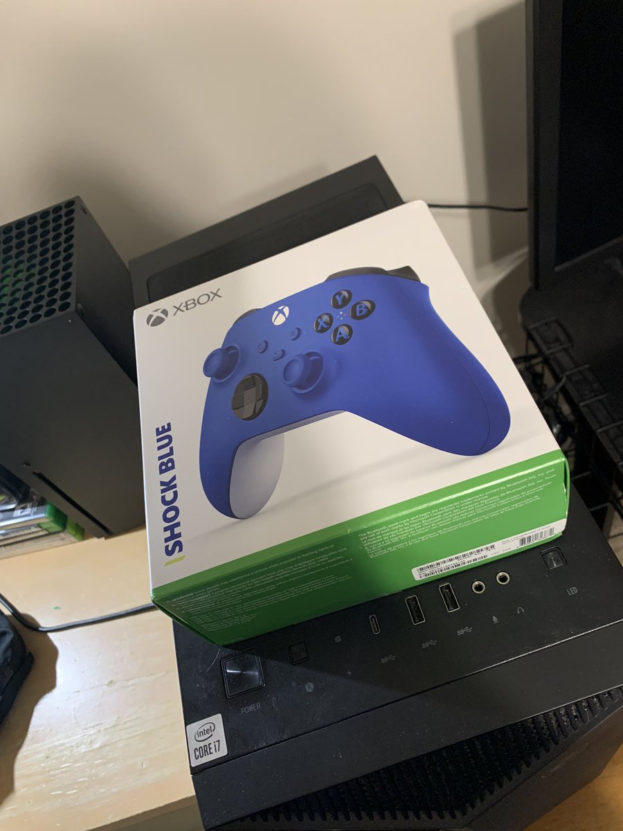 About to be demon time on my new controller😈 finally no more stick drift🙌🏻