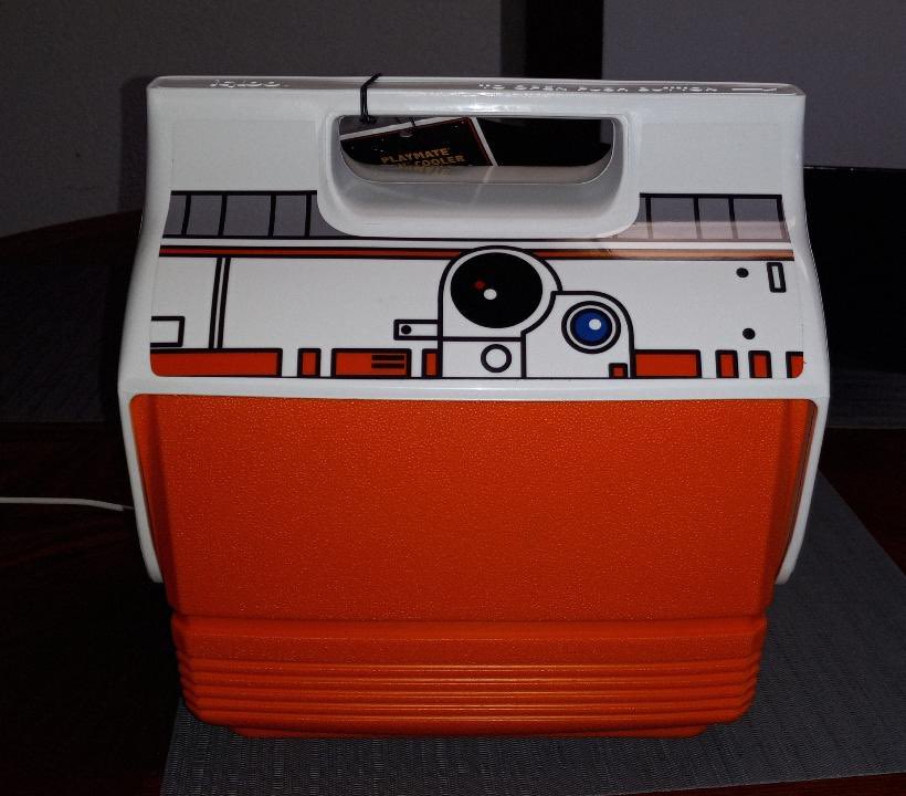 Jill_Cofield's tweet photo. @joshiethefoodie @Whataburger @iglooproducts Great @Whataburger cooler. Must have been the Christmas for cousins gifting @iglooproducts. My cousin loved his BB-8! https://t.co/PNGQr0NgaK