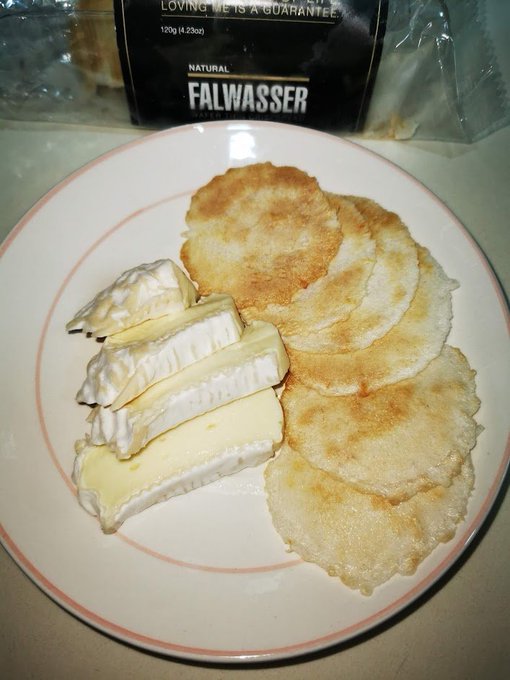 [GPGT] High SES cheese for breakfast Camembert cheese. Got ammonia