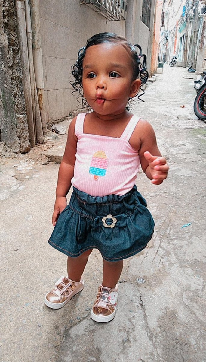 exatamente há 2 anos que Deus me deu você, me deu com um propósito de cuidar, amar e proteger, se eu pudesse te guardava num potinho pra te deixar longe de tudo q é ruim. Você chegou na minha vida como um furacão, um furacão bom q ao invés de bagunçar tudo só ajeitou,