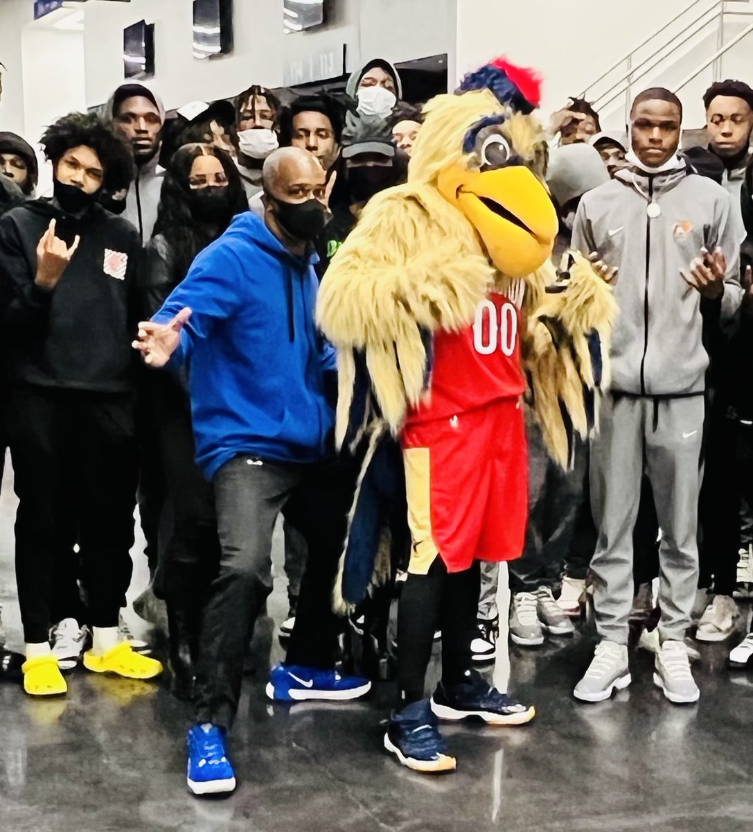 foundation_pol's tweet photo. Birmingham Squadron Game night with Lane Harper's Power of Life Foundation.  Our special guests for tonight's home game was the @_vikingsbball Huffman High School Boys Basketball Team and Staff.  
#birminghamsquadron #laneharper #polfoundation #reebok #vikingnation https://t.co/r5sfPsTc71