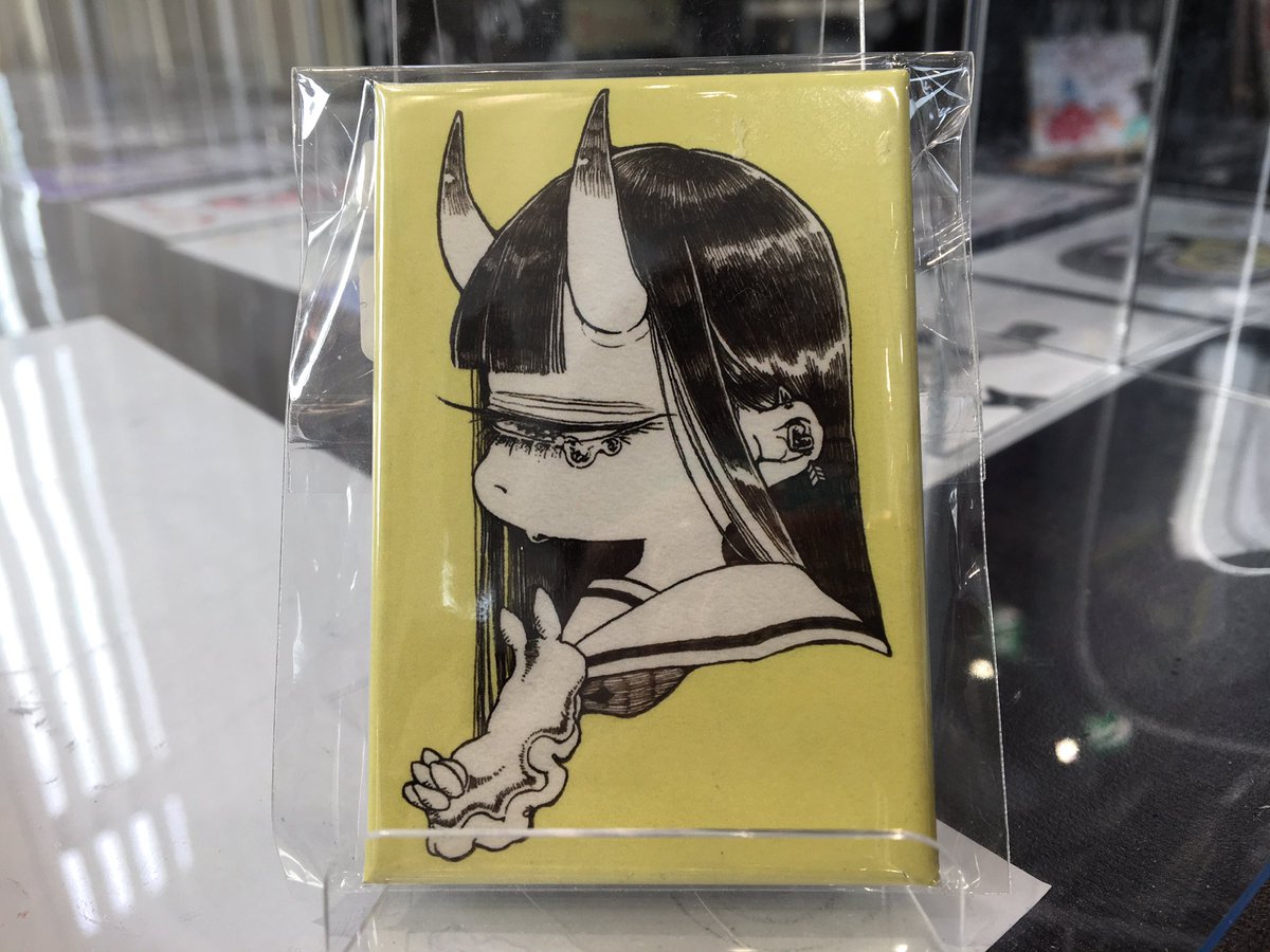 OsakaNinjaInfo's tweet photo. 残り1点!
エディオン絵師祭”望目みぐら”さんの長形缶バッチは写真の残り1点となりました！
お買い求めはお早め��！！
他にいろいろな缶バッチもありますよ♪♪
まだ、各絵師さんのオリジナルグッズ も大好評販売中です。是非エディオンなんば本店8Fでお待ちしております！
#絵師 #絵師展 #展示販売 https://t.co/LvywtVHtai