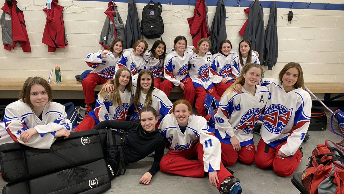 CalgaryU14AA2's tweet photo. Team Blue is excited to be competing for gold against @zone2AARingette at the @RedDeerRingette Friends on Ice Tournament on Sunday. #heygoblue #ringetteab #u14aateamblue 🥇 https://t.co/Rws7djMMQq