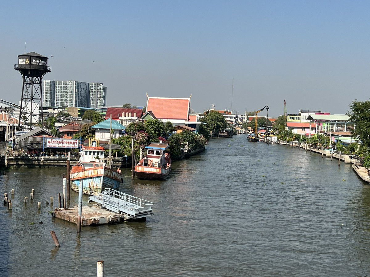 Sromee1L's tweet image. ⏰จากศิริราชข้ามพระปิ่นเข้าราชดำเนินนางเลิ้งพระราม6ถึงรามาใช้เวลา15นาที11น.ถนนโล่งมากแดดแรงส์🌞ของวันอาทิตย์ที่สองของปี #Traffic #hellosunday #ontheroad #sunny #bluesky #illovebangkok @js100radio @MrVop @Meej_light