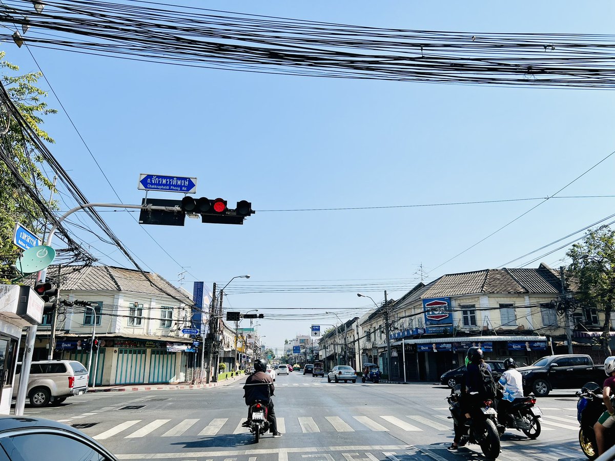 Sromee1L's tweet image. ⏰จากศิริราชข้ามพระปิ่นเข้าราชดำเนินนางเลิ้งพระราม6ถึงรามาใช้เวลา15นาที11น.ถนนโล่งมากแดดแรงส์🌞ของวันอาทิตย์ที่สองของปี #Traffic #hellosunday #ontheroad #sunny #bluesky #illovebangkok @js100radio @MrVop @Meej_light