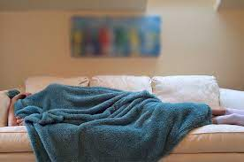 NormanJonasMD's tweet photo. #AfyaSwahili | Kwa nini baadhi ya watu baada ya kuugua COVID-19 hubaki na uchovu kwa muda?
โก๏ธHii inaitwa Post Viral Fatigue Syndrome : ni #uchovu mkali baada ya kupona maambukizi ya virusi unaoambatana na maumivu ya #misuli, kukosa utulivu wa akili nk. kwa zaidi ya siku moja. https://t.co/70WZBfn4af