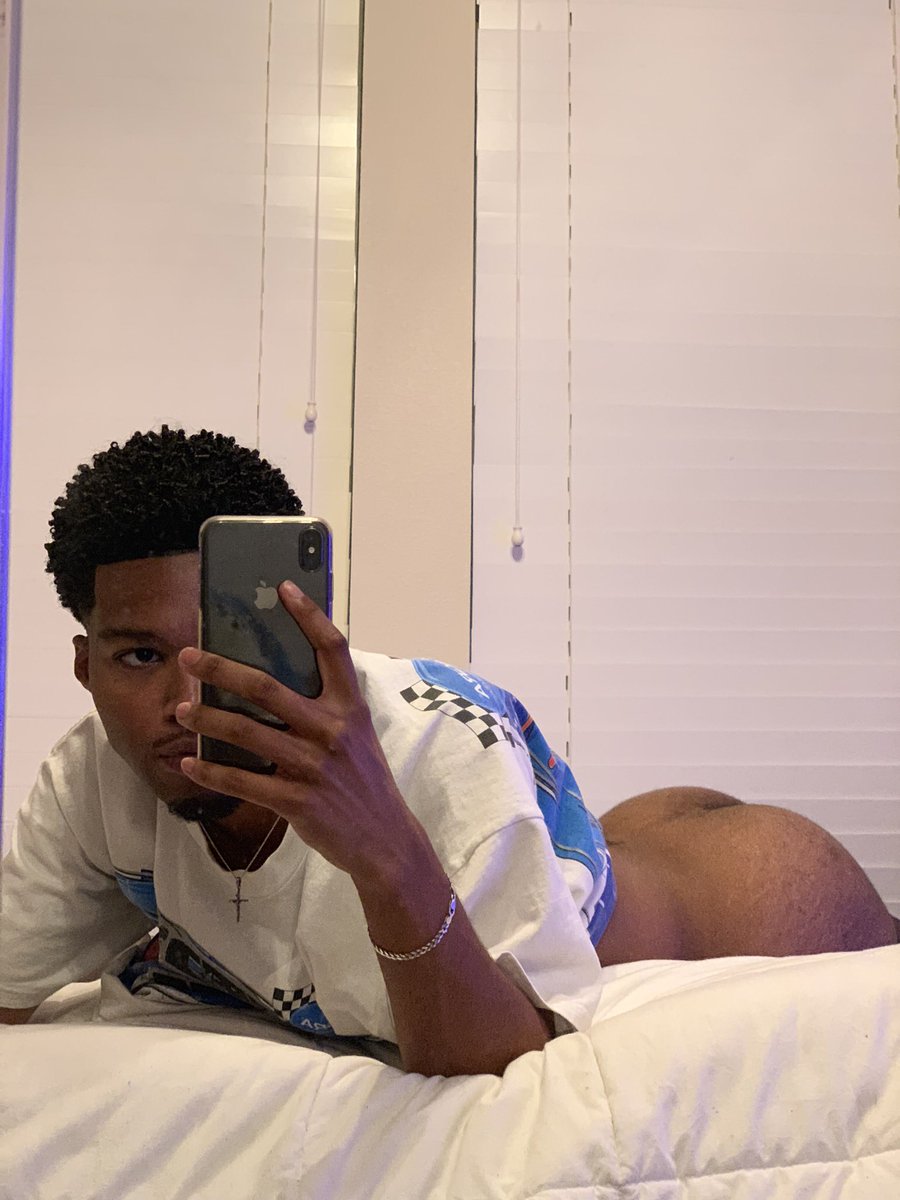 st_drizzy's tweet photo. him: send me sum nice
me: https://t.co/NY2JDcj4RH