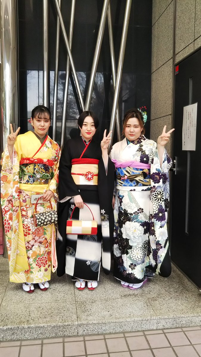 kasui_sasebo's tweet photo. こんにちは😃華水です。
今日は成人式❗️
みなさん、おめでとうございます✨
皆様の笑顔を見てるとスタッフ一同、とてもうれしい気持ちになりました。
楽しい１日を❤️
#ご婚礼衣裳華水 
#華水
#平安閣
#サンプリエール
#セレモニー長崎
#成人式 https://t.co/T9XEimkZM6