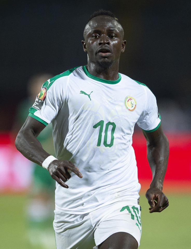 Seorang dukun Benin mengancam Sadio Manè bahwa dia akan mengirim santet berupa serangan jantung jika mencoba bermain di Piala Afrika 2021.

Mane menjawab: “Saya tumbuh dengan keyakinan bahwa kematian hanya di tangan Allah” 😇
