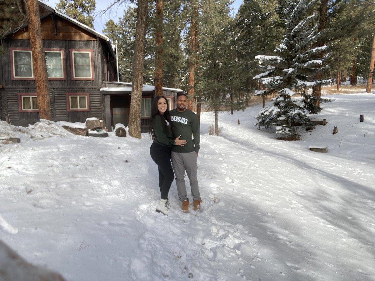 mickey_johnson9's tweet photo. Some people are worth melting for. 💙

This man of mine SPOILED me. My favorite gift my was my Denver trip. It snowed, breathtaking views,stayed in a cabin in the mountains,snow tubed, and shopped ‘till we dropped. The best part was making memories with you.❤️ https://t.co/5Fmu65upM1