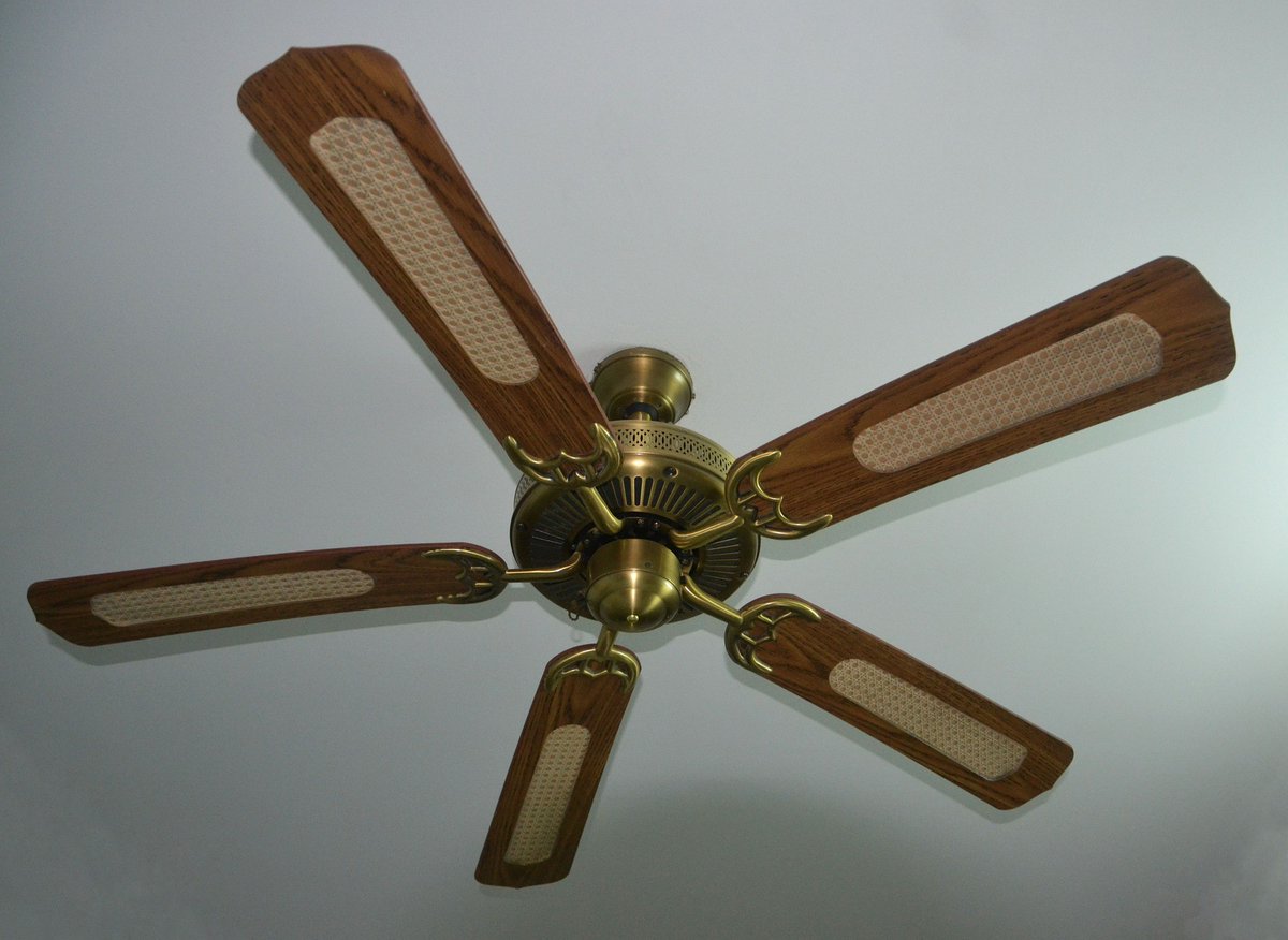 EngineeringAlls's tweet image. How Ceiling Fan Cools Air, The Working Principle engineeringall.com/how-ceiling-fa… #ElectronicsEngineering #FAQsFrequentlyAskedQuestions #ceilingfans
