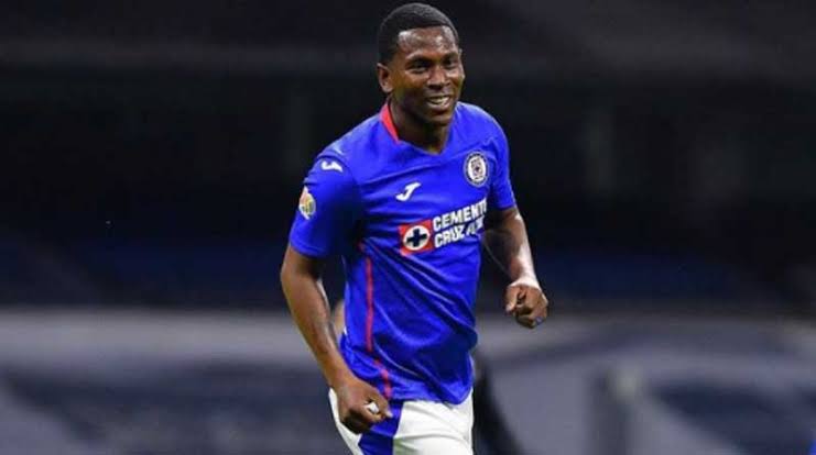BrianAlonso16's tweet photo. @CruzAzul @AntunaUriel Muy buen partido de Cruz Azul, pero este hombre no acabo de entender por que juega más de 70 minutos, muertisimo, parecía un segundo árbitro caminando de lado a lado, por que no ingreso el canterano Huescas, que es de los mejores en su división.
#fueracucoangulo https://t.co/7xzTWSWhwc