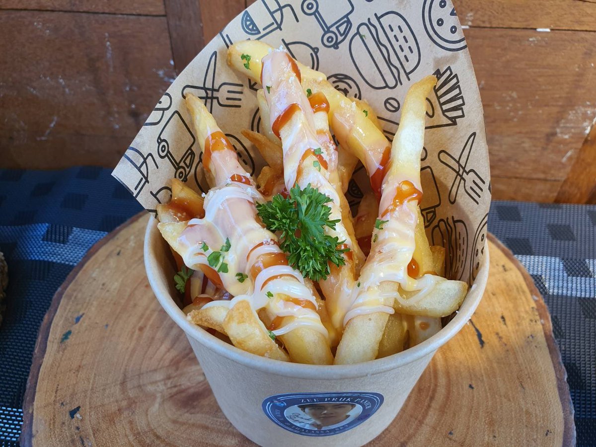 kitchen_zeepruk's tweet photo. 🍳 ครัวน้อยๆของคุณพฤกษ์
Food Truck 🍢🍟 from @zeelilzunshine9 Thanks for your cooperation and Thanks for support ZeePruk
#Remember15
#ZeeLittleKitchen
#ครัวน้อยๆของซีพฤกษ์
#ZeePruk #ZunShine https://t.co/UYmDQol22L